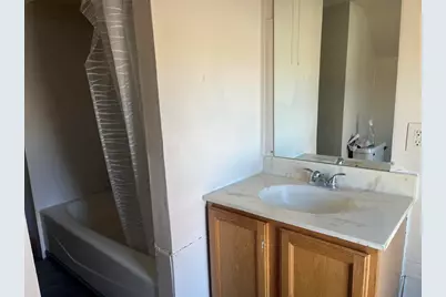 1027 S Chicago Avenue, Freeport, IL 61032 - Photo 10