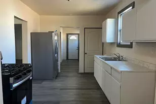 1027 S Chicago Ave, Freeport, IL 61032 - Photo 2