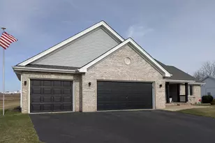 3503 Valley Woods Dr, Cherry Valley, IL 61016 - Photo 2