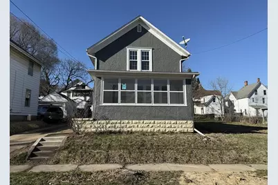 816 W Pleasant Street, Freeport, IL 61032 - Photo 2