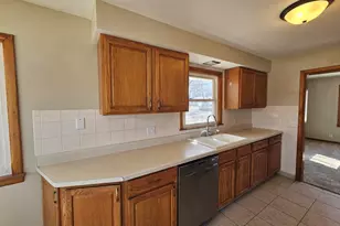 3612 Beach St, Rockford, IL 61108 - Photo 6