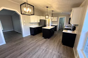 447 Seasons Pkwy, Belvidere, IL 61008 - Photo 6