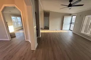 447 Seasons Pkwy, Belvidere, IL 61008 - Photo 16