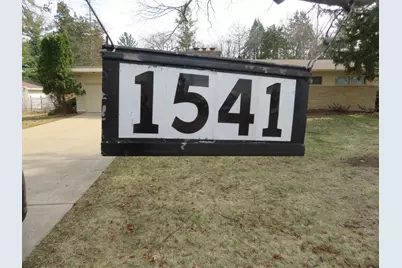 1541 La Cresta, Freeport, IL 61032 - Photo 2