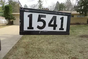 1541 La Cresta, Freeport, IL 61032 - Photo 2