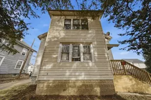 506 Avenue F, Sterling, IL 61081 - Photo 2