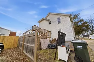 506 Avenue F, Sterling, IL 61081 - Photo 4