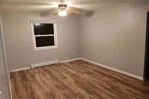 1604 Parkside Ct, Freeport, IL 61032 - Photo 4