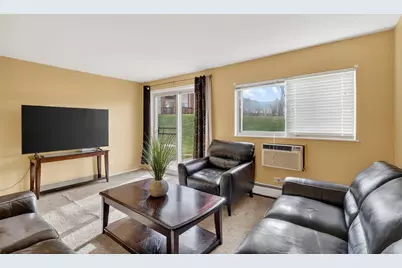 706 Marilyn Unit 107 Avenue, Glendale Heights, IL 60139 - Photo 4