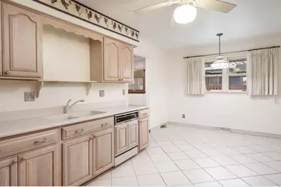 1110 Roxbury Close, Rockford, IL 61107 - Photo 10