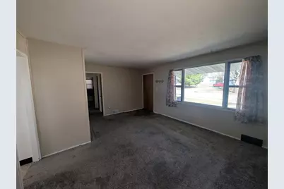 934 Jefferson Drive, Freeport, IL 61032 - Photo 4