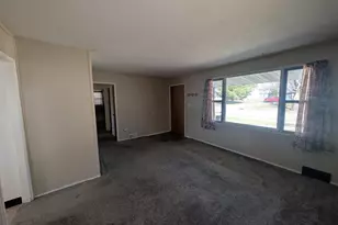 934 Jefferson Dr, Freeport, IL 61032 - Photo 4