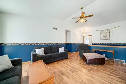 227 Meadow Drive, Orangeville, IL 61060 - Photo 8