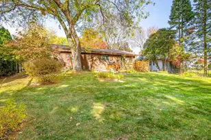 1626 Constitution Pl, Rockford, IL 61103 - Photo 4