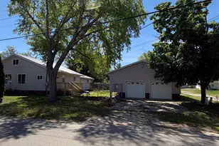 603 Iris St, Savanna, IL 61074 - Photo 34