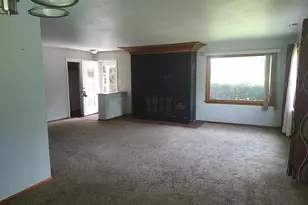 2040 Hillside Dr, Rockford, IL 61107 - Photo 2
