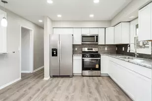 1317 Van Stone Dr, Machesney Park, IL 61115 - Photo 10