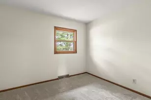 507 Goodling St, Winnebago, IL 61088 - Photo 18