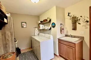 11370 Lindbergh Ln, Poplar Grove, IL 61065 - Photo 10