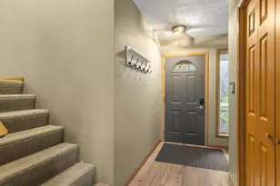 6609 Sawmill Dr, Roscoe, IL 61073 - Photo 14