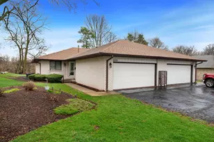 5036 Valley Pines Dr, Rockford, IL 61109 - Photo 1