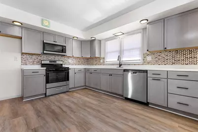 303 Gold River Avenue, Rockford, IL 61102 - Photo 4