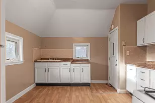 1304 Benton St, Rockford, IL 61107 - Photo 6