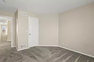 342 Comstock Dr, Elgin, IL 60124 - Photo 48