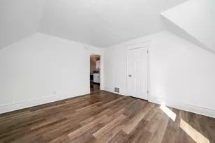 906 S 5th St, Rockford, IL 61104 - Photo 6