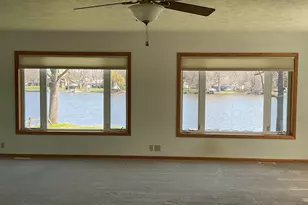 5199 Browns Beach Rd, Rockford, IL 61103 - Photo 10