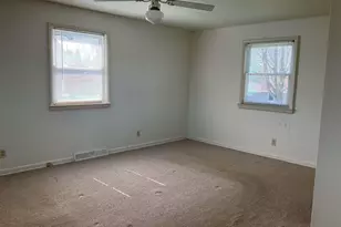 5199 Browns Beach Rd, Rockford, IL 61103 - Photo 20