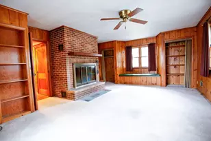 422 N Hennepin Ave, Dixon, IL 61021 - Photo 2