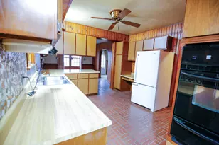 422 N Hennepin Ave, Dixon, IL 61021 - Photo 22