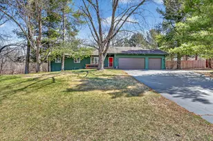 13615 Briarwood Ln, Roscoe, IL 61073 - Photo 4