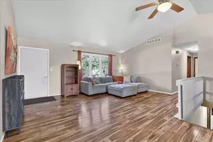 13615 Briarwood Ln, Roscoe, IL 61073 - Photo 8