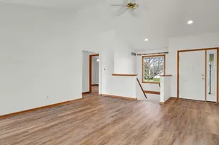 518 Breezeway Dr, Pearl City, IL 61062 - Photo 10