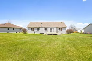 518 Breezeway Dr, Pearl City, IL 61062 - Photo 32