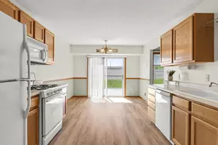 518 Breezeway Dr, Pearl City, IL 61062 - Photo 12