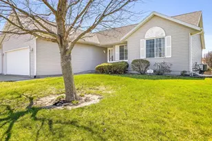 518 Breezeway Dr, Pearl City, IL 61062 - Photo 2