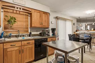 8319 Woodbridge Ln, Machesney Park, IL 61115 - Photo 12