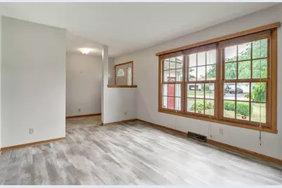8319 Woodbridge Lane, Machesney Park, IL 61115 - Photo 6