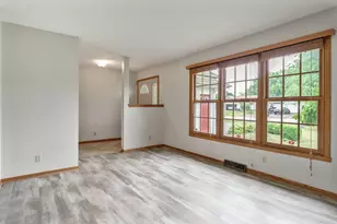 8319 Woodbridge Ln, Machesney Park, IL 61115 - Photo 6