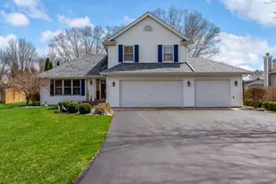 8319 Woodbridge Ln, Machesney Park, IL 61115 - Photo 2