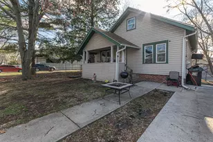 302 N Horace Ave, Rockford, IL 61101 - Photo 2