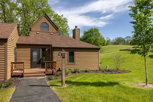 10 Farmstead Dr, Galena, IL 61036 - Photo 2