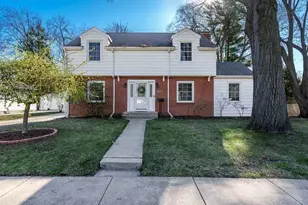 925 Westchester Dr, Rockford, IL 61107 - Photo 1