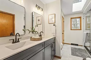 8027 Barclay Rd, Rockford, IL 61102 - Photo 30