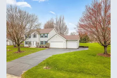 8027 Barclay Road, Rockford, IL 61102 - Photo 2