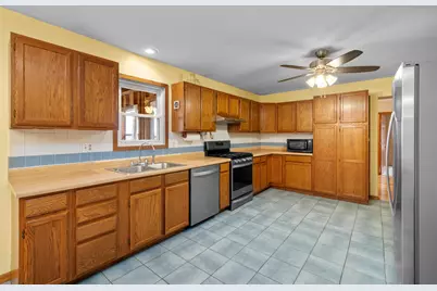 924 Suzy Street, Sandwich, IL 60548 - Photo 8