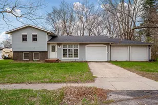 8512 Mildred Rd, Machesney Park, IL 61115 - Photo 1